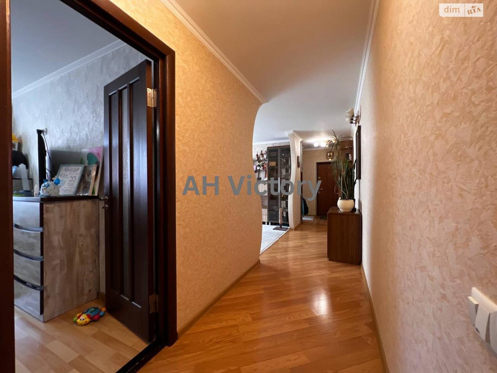 Продаж трикімнатної квартири в Хмельницькому, на вул. Кам'янецька, район Південно-Західний фото 1