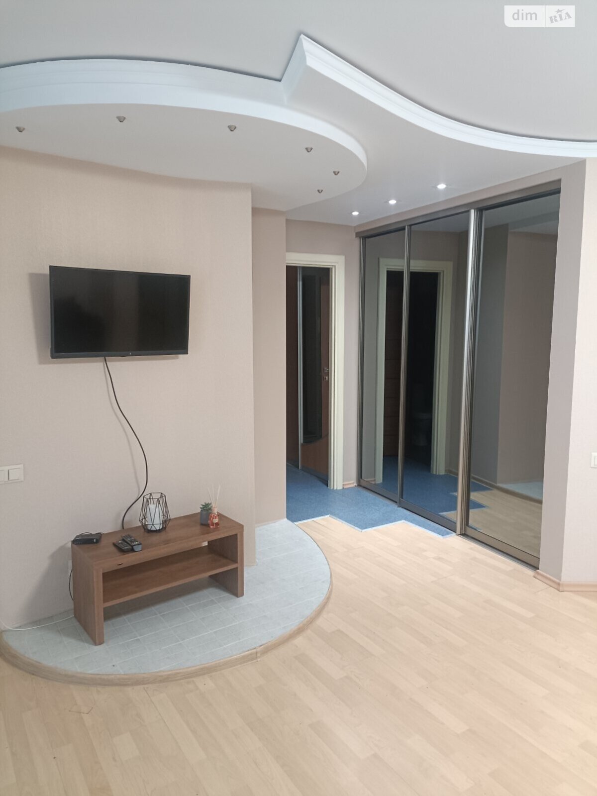 Продаж трикімнатної квартири в Хмельницькому, на вул. Кам'янецька, район Південно-Західний фото 1 Продаж трикімнатної квартири в Хмельницькому, на вул. Кам'янецька, район Південно-Західний фото 1