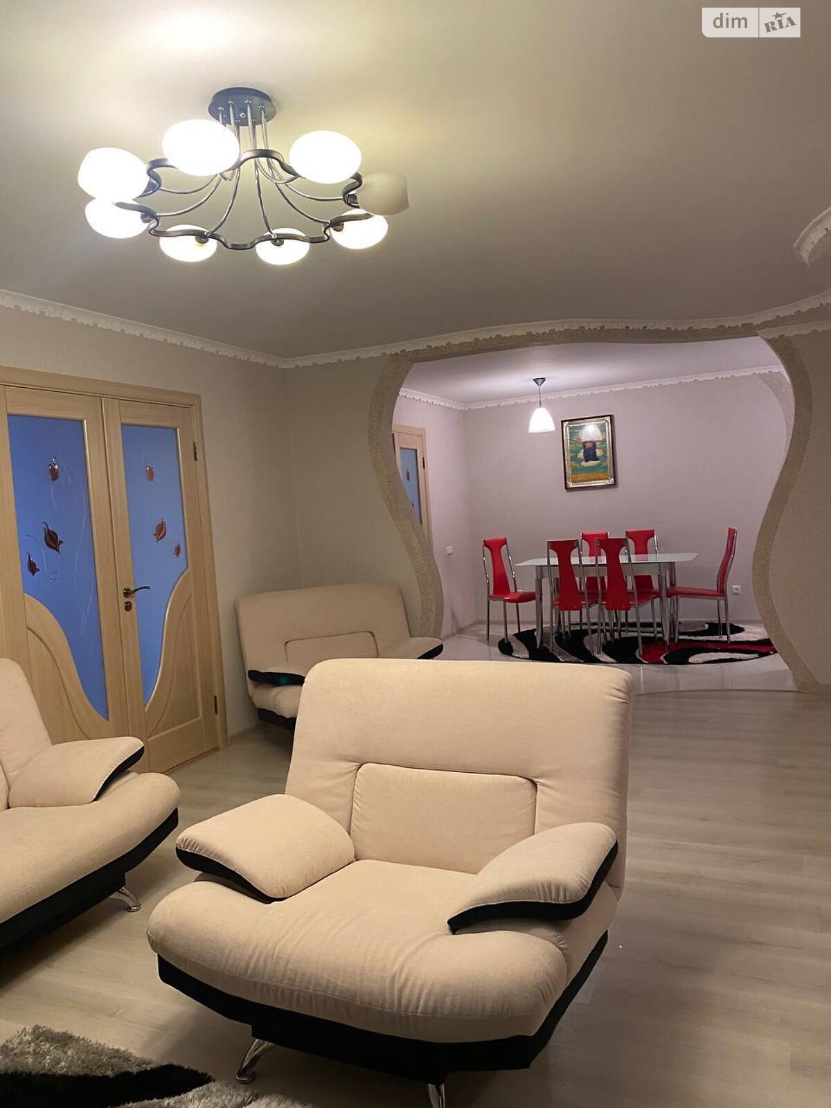 Продаж трикімнатної квартири в Хмельницькому, на вул. Молодіжна 15/1, район Південно-Західний фото 1