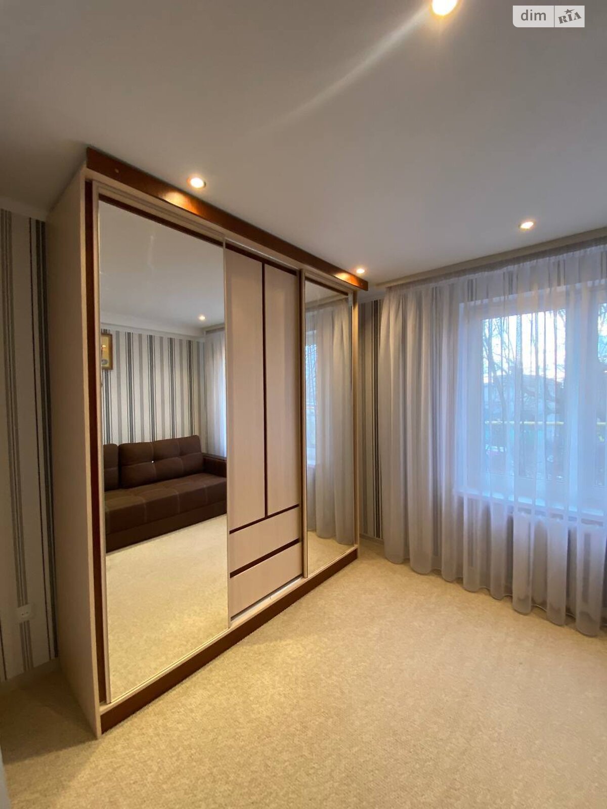 Продаж трикімнатної квартири в Хмельницькому, на вул. Молодіжна 15/1, район Південно-Західний фото 1