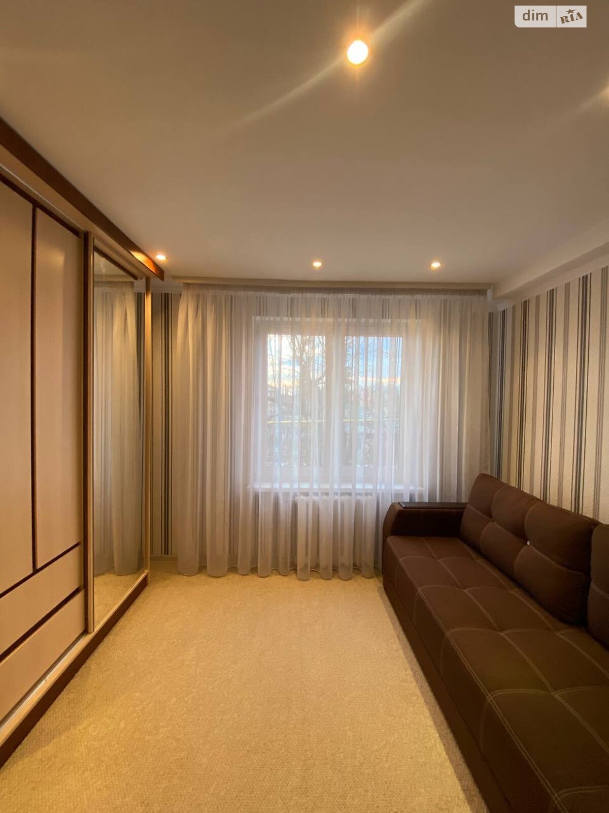 Продаж трикімнатної квартири в Хмельницькому, на вул. Молодіжна 15/1, район Південно-Західний фото 1