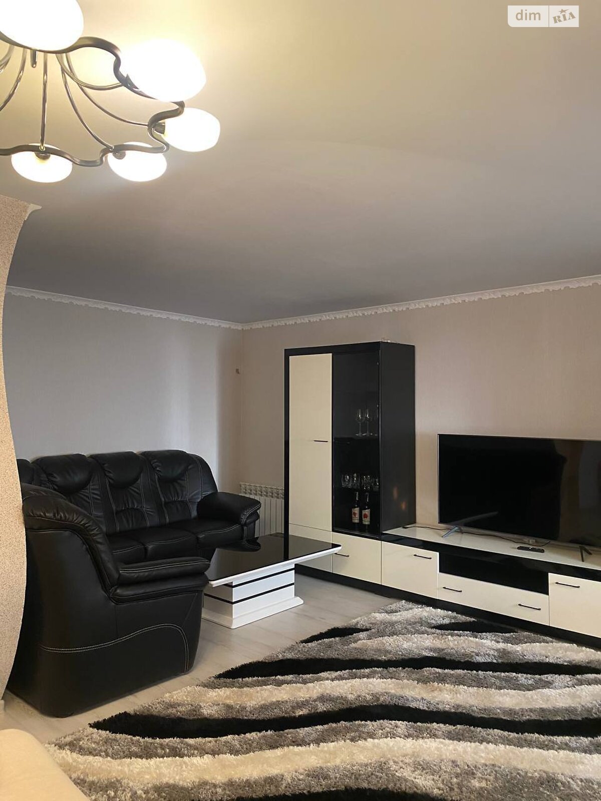 Продаж трикімнатної квартири в Хмельницькому, на вул. Молодіжна 15/1, район Південно-Західний фото 1