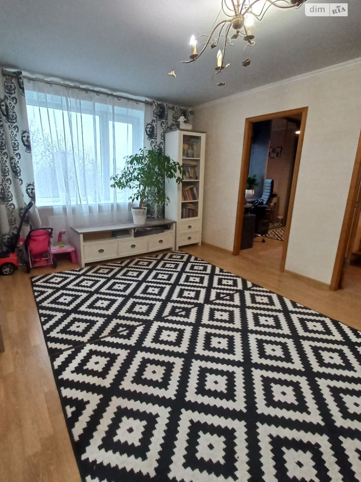 Продаж трикімнатної квартири в Хмельницькому, на вул. Молодіжна 7, район Південно-Західний фото 1