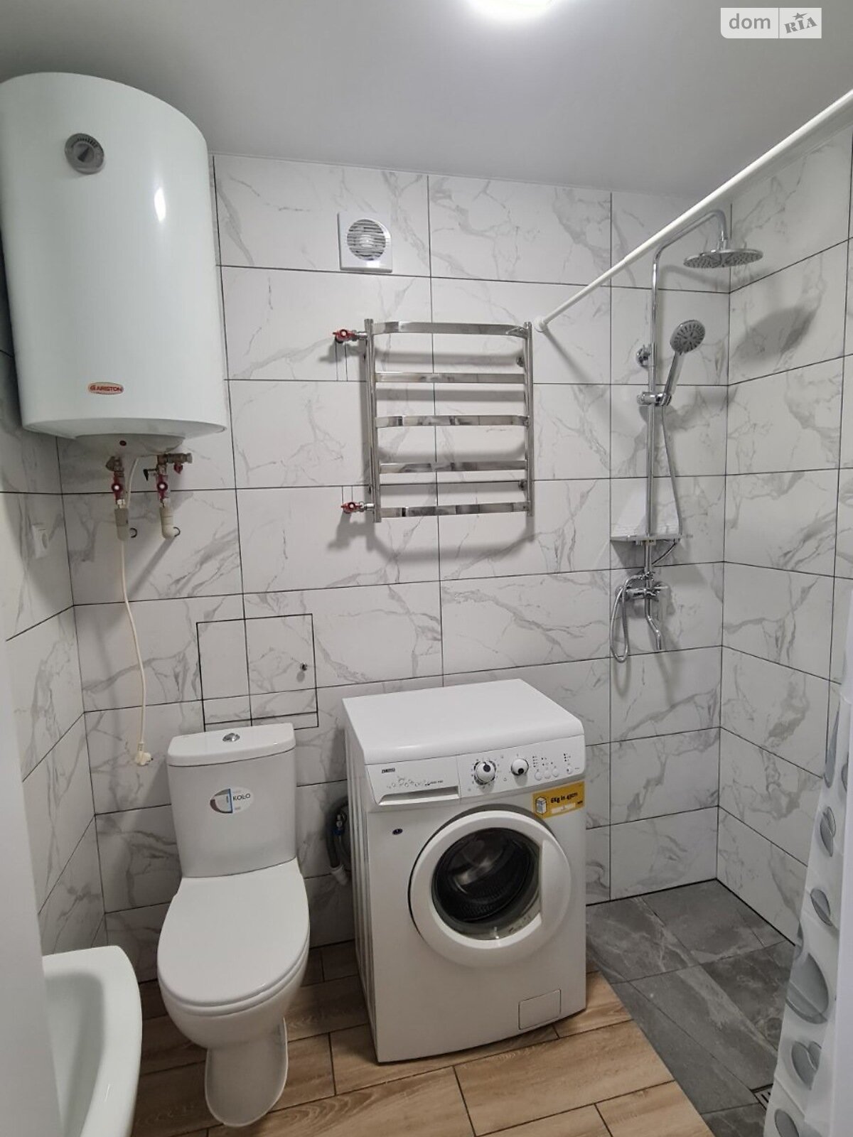 Продажа трехкомнатной квартиры в Хмельницком, на ул. Спортивная 41, район Загот Зерно фото 1 Продажа трехкомнатной квартиры в Хмельницком, на ул. Спортивная 41, район Загот Зерно фото 1