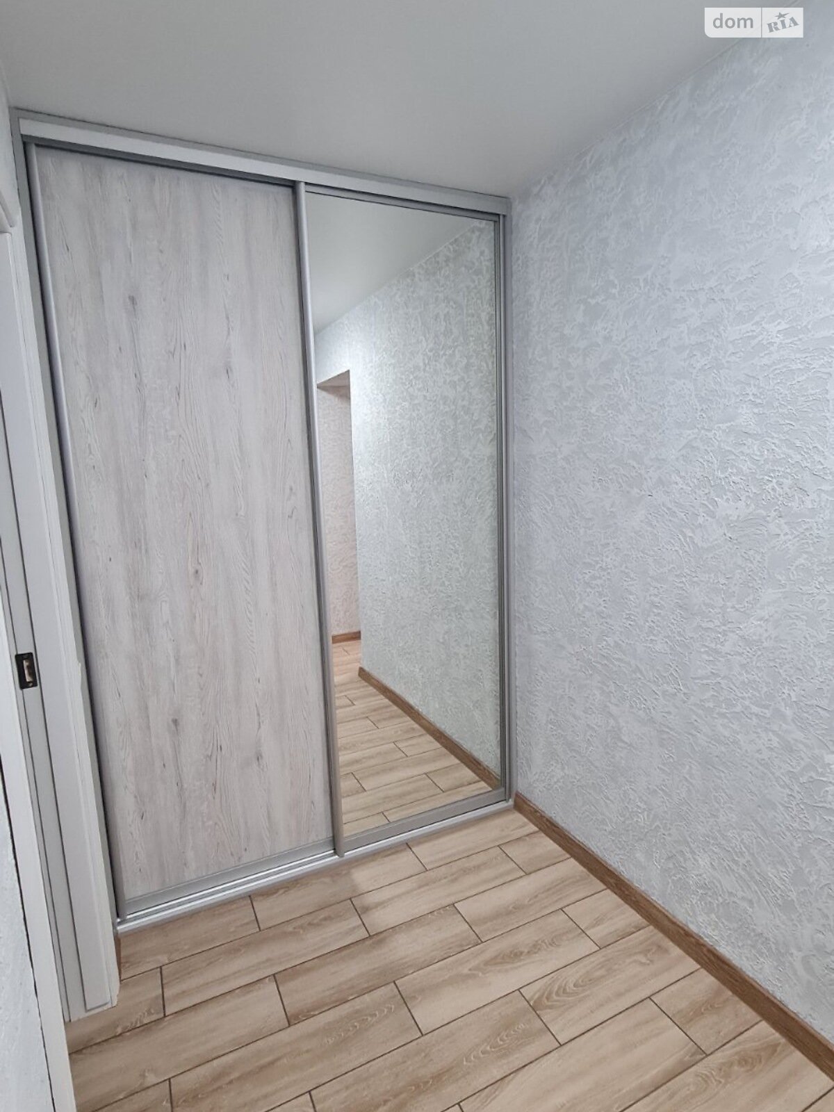 Продажа трехкомнатной квартиры в Хмельницком, на ул. Спортивная 41, район Загот Зерно фото 1 Продажа трехкомнатной квартиры в Хмельницком, на ул. Спортивная 41, район Загот Зерно фото 1