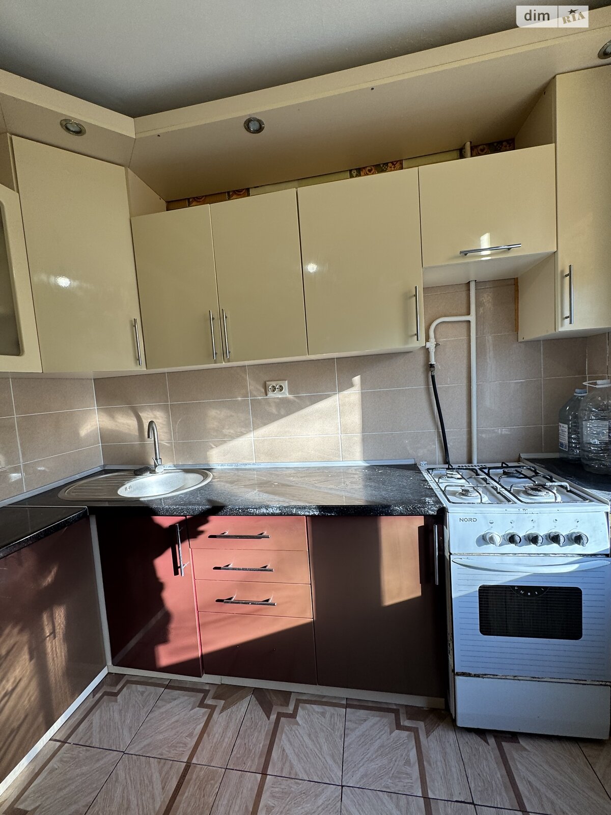 Продажа двухкомнатной квартиры в Хмельницком, на ул. Заречанская, фото 1 Продажа двухкомнатной квартиры в Хмельницком, на ул. Заречанская, фото 1