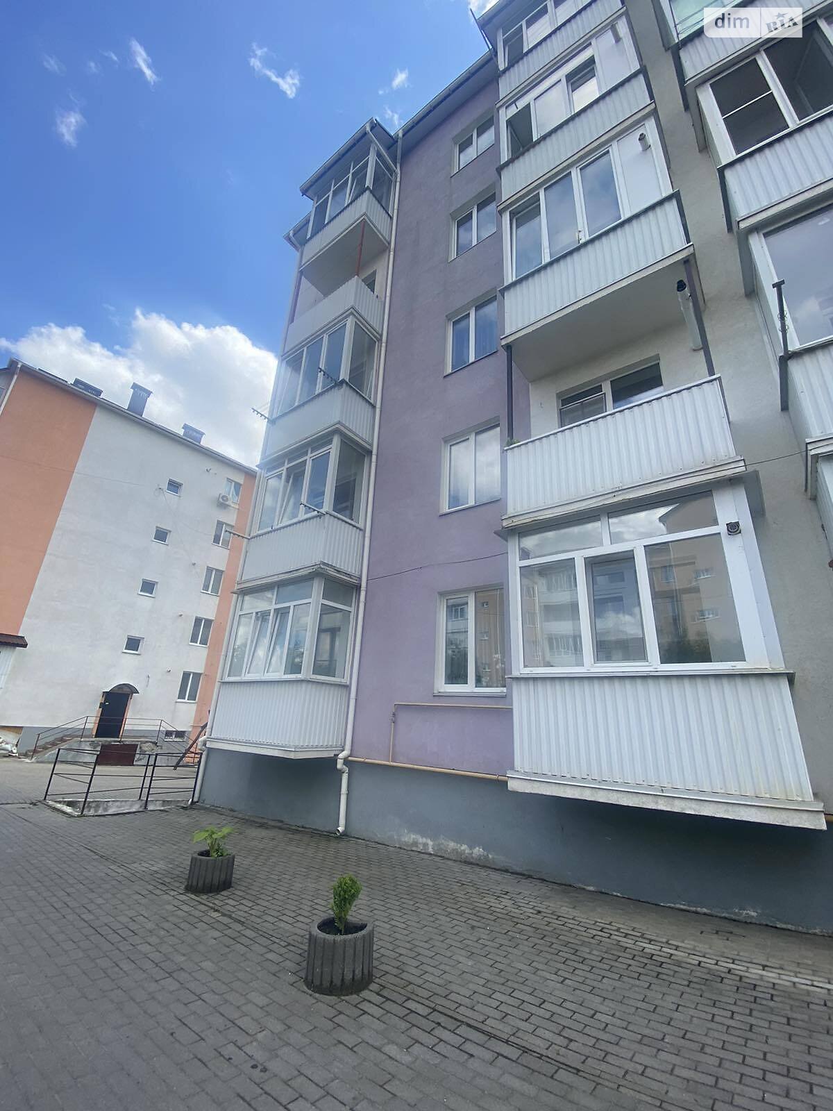 Продаж трикімнатної квартири в Хмельницькому, на вул. Нижня Берегова, район Заріччя фото 1 Продаж трикімнатної квартири в Хмельницькому, на вул. Нижня Берегова, район Заріччя фото 1