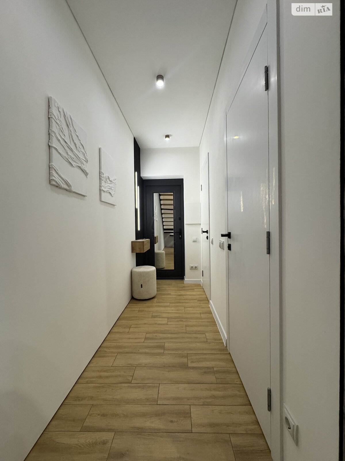 Продаж трикімнатної квартири в Хмельницькому, на вул. Нижня Берегова, район Заріччя фото 1 Продаж трикімнатної квартири в Хмельницькому, на вул. Нижня Берегова, район Заріччя фото 1