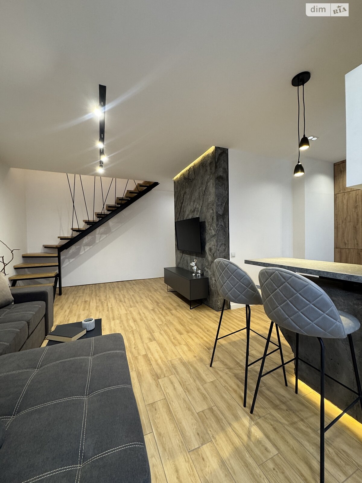 Продаж трикімнатної квартири в Хмельницькому, на вул. Нижня Берегова, район Заріччя фото 1 Продаж трикімнатної квартири в Хмельницькому, на вул. Нижня Берегова, район Заріччя фото 1