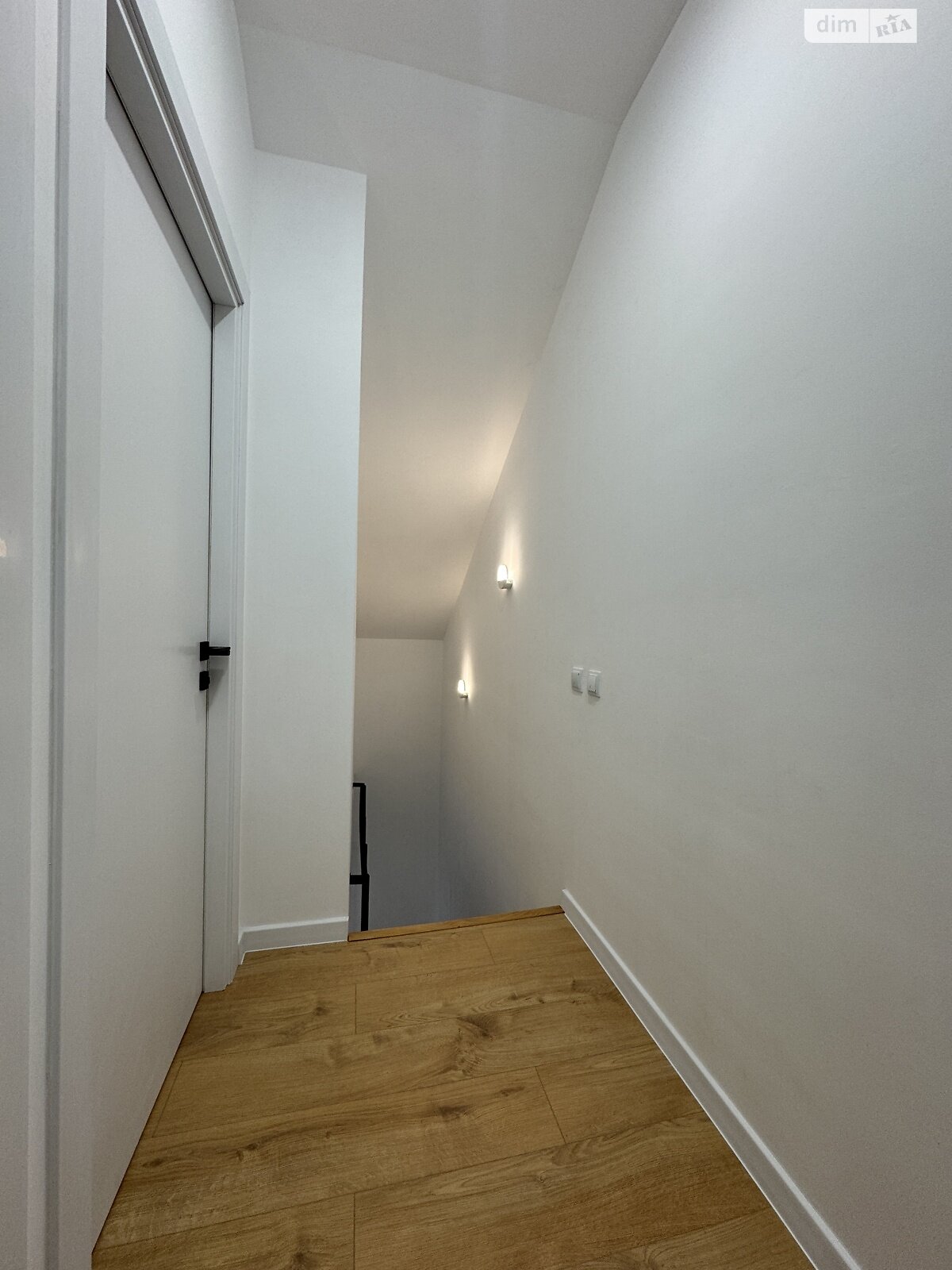 Продаж трикімнатної квартири в Хмельницькому, на вул. Нижня Берегова, район Заріччя фото 1 Продаж трикімнатної квартири в Хмельницькому, на вул. Нижня Берегова, район Заріччя фото 1