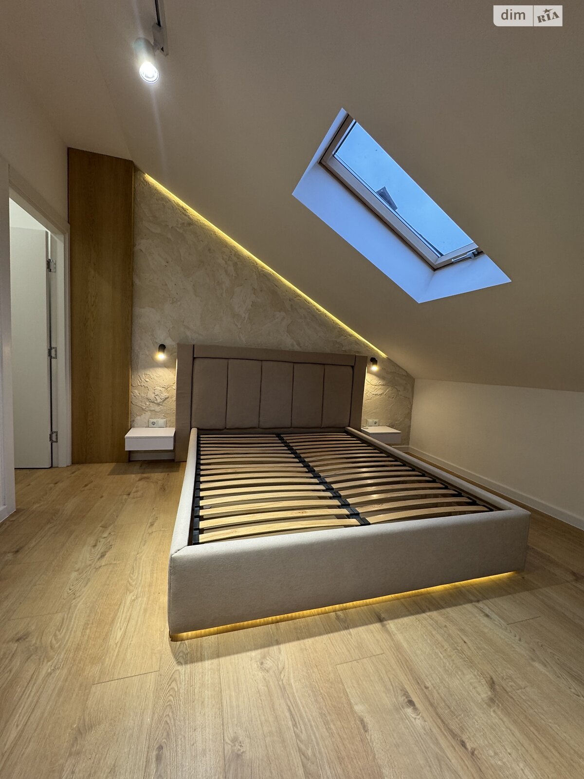 Продаж трикімнатної квартири в Хмельницькому, на вул. Нижня Берегова, район Заріччя фото 1 Продаж трикімнатної квартири в Хмельницькому, на вул. Нижня Берегова, район Заріччя фото 1