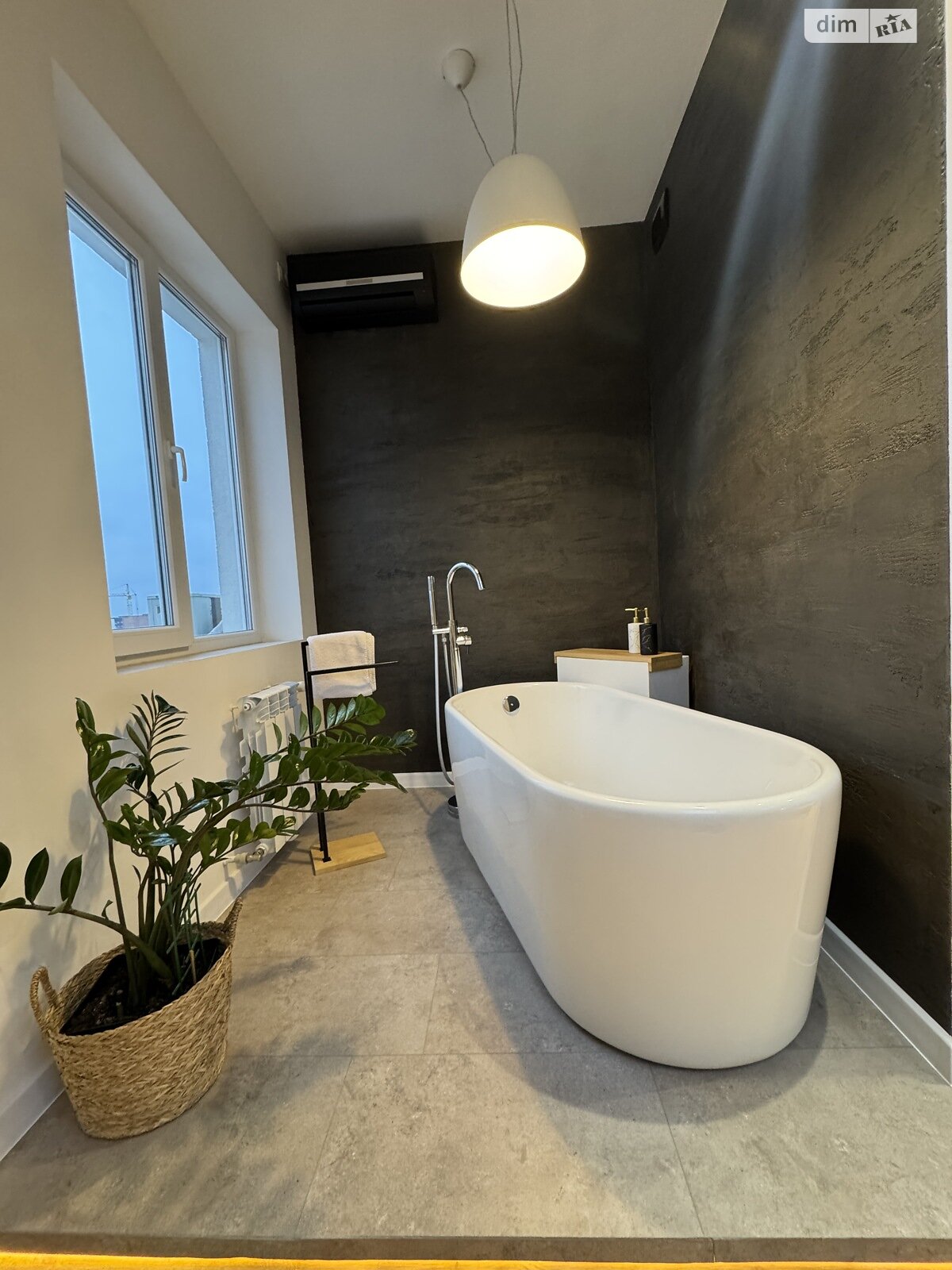 Продаж трикімнатної квартири в Хмельницькому, на вул. Нижня Берегова, район Заріччя фото 1 Продаж трикімнатної квартири в Хмельницькому, на вул. Нижня Берегова, район Заріччя фото 1