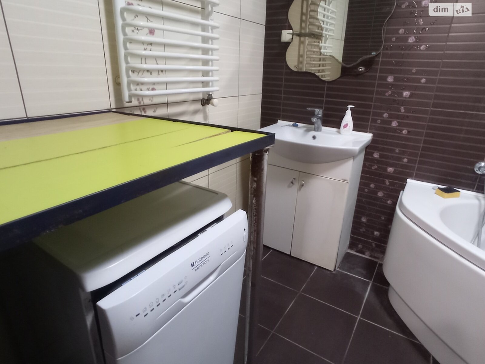Продаж двокімнатної квартири в Хмельницькому, на вул. Зарічанська, район Виставка фото 1 Продаж двокімнатної квартири в Хмельницькому, на вул. Зарічанська, район Виставка фото 1