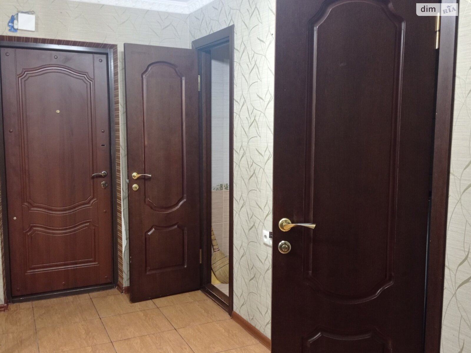Продаж двокімнатної квартири в Хмельницькому, на вул. Зарічанська, район Виставка фото 1 Продаж двокімнатної квартири в Хмельницькому, на вул. Зарічанська, район Виставка фото 1