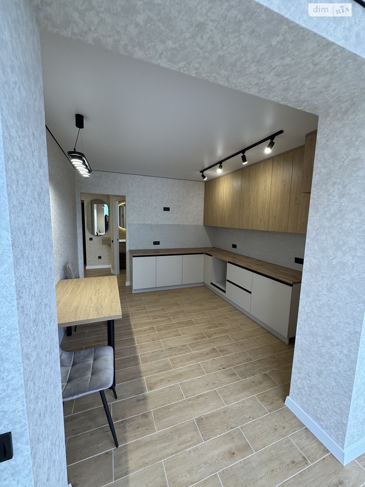 Продаж двокімнатної квартири в Хмельницькому, на вул. Проскурівського Підпілля 131/2, район Завалля фото 1