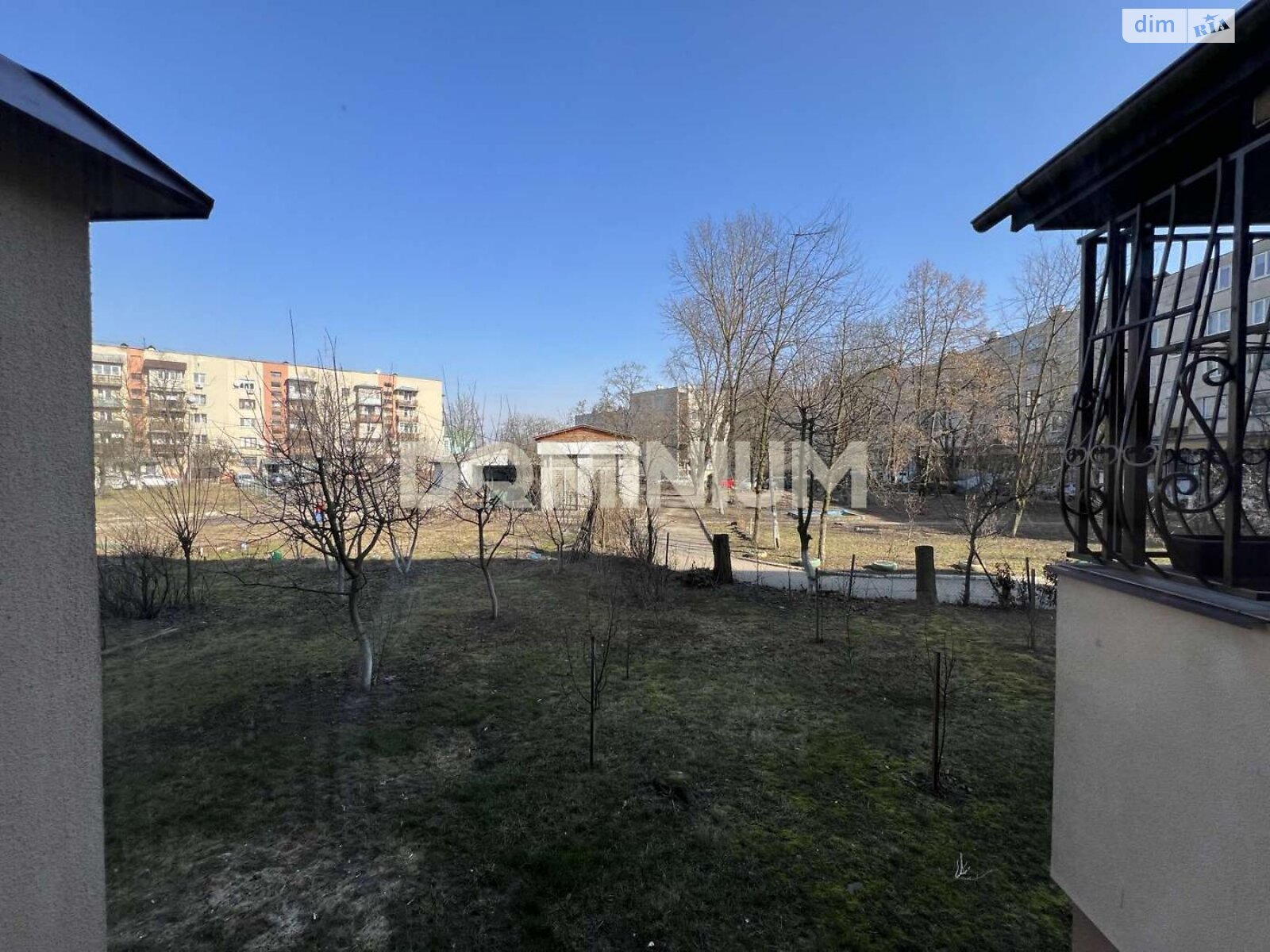 Продаж трикімнатної квартири в Хусті, на вул. Академіка Пирогова 9, фото 1 Продаж трикімнатної квартири в Хусті, на вул. Академіка Пирогова 9, фото 1