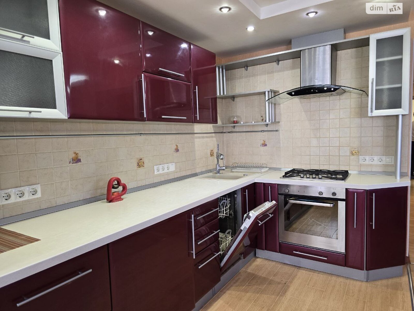 Продаж трикімнатної квартири в Ірпені, на вул. Авіаконструктора Антонова 8А, фото 1 Продаж трикімнатної квартири в Ірпені, на вул. Авіаконструктора Антонова 8А, фото 1