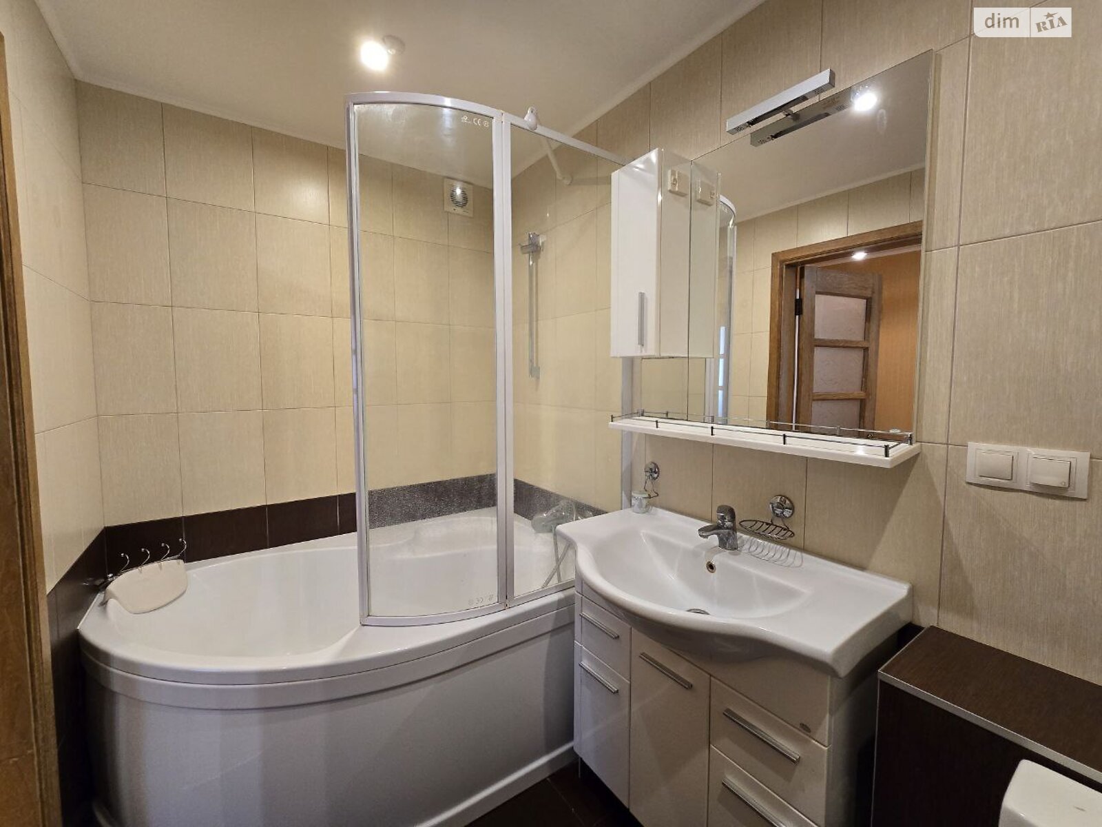 Продаж трикімнатної квартири в Ірпені, на вул. Авіаконструктора Антонова 8А, фото 1 Продаж трикімнатної квартири в Ірпені, на вул. Авіаконструктора Антонова 8А, фото 1