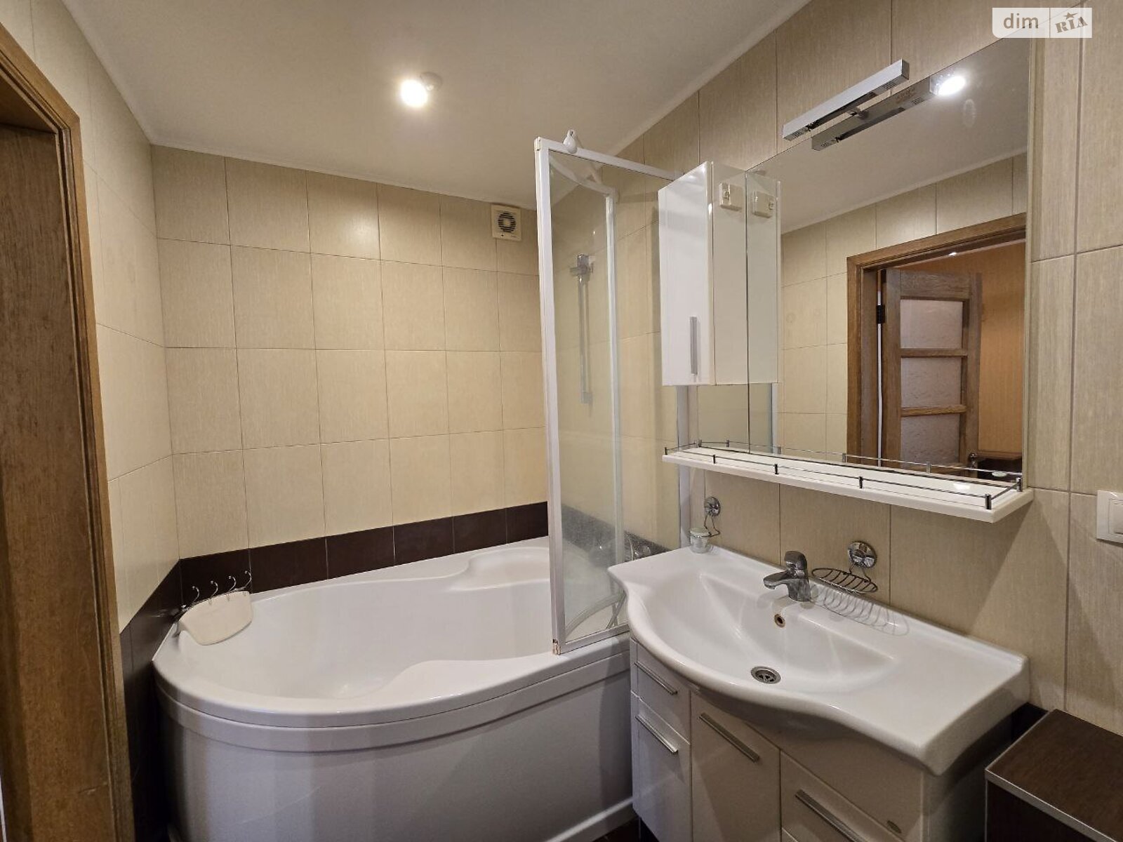 Продаж трикімнатної квартири в Ірпені, на вул. Авіаконструктора Антонова 8А, фото 1 Продаж трикімнатної квартири в Ірпені, на вул. Авіаконструктора Антонова 8А, фото 1
