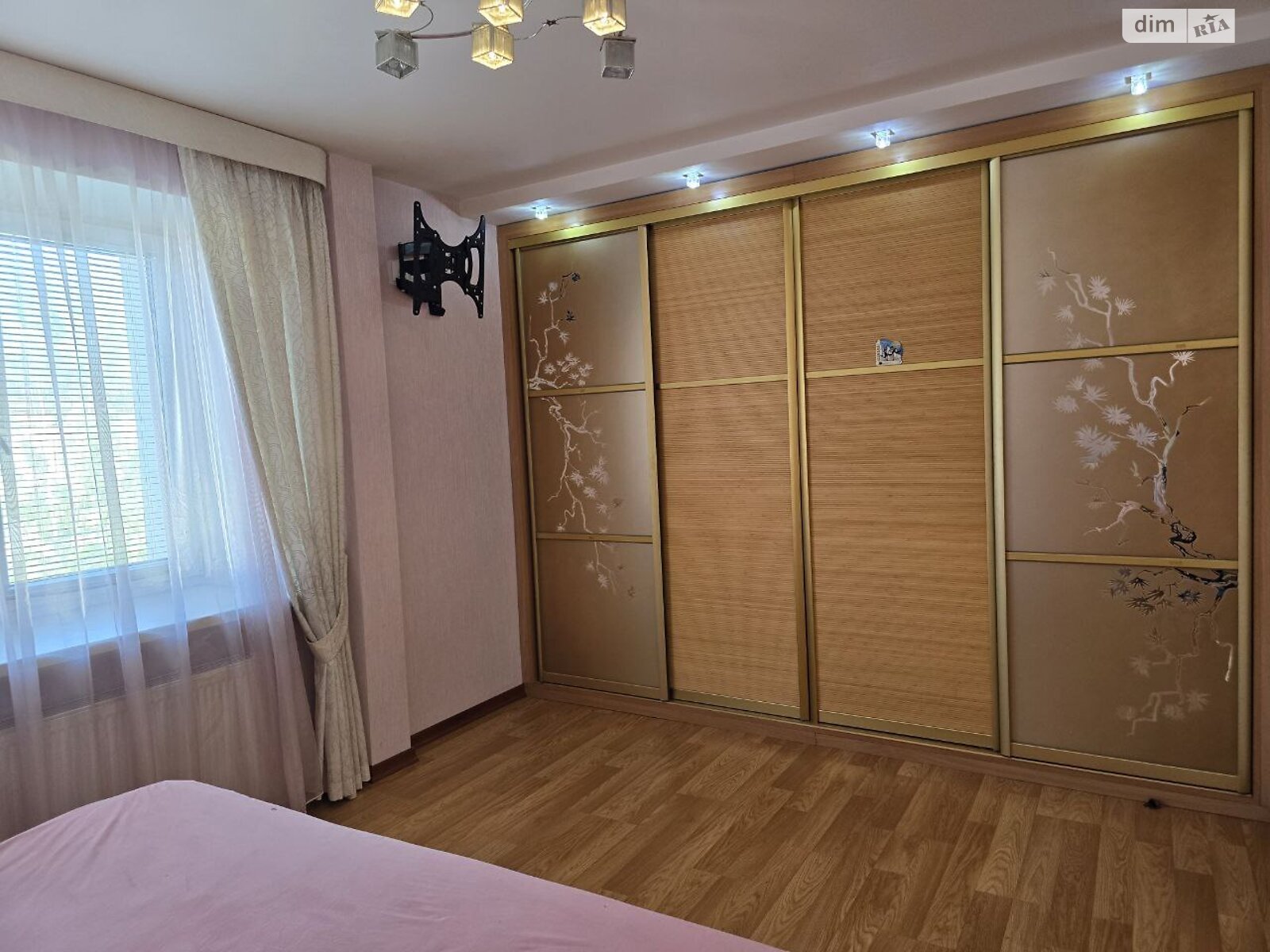 Продаж трикімнатної квартири в Ірпені, на вул. Авіаконструктора Антонова 8А, фото 1 Продаж трикімнатної квартири в Ірпені, на вул. Авіаконструктора Антонова 8А, фото 1