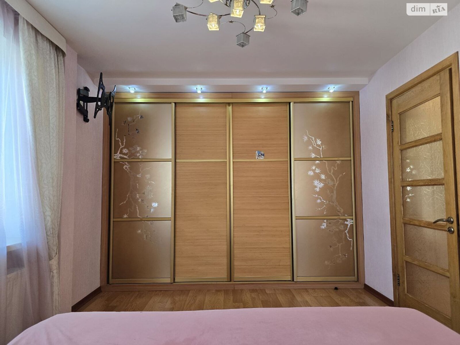Продаж трикімнатної квартири в Ірпені, на вул. Авіаконструктора Антонова 8А, фото 1 Продаж трикімнатної квартири в Ірпені, на вул. Авіаконструктора Антонова 8А, фото 1