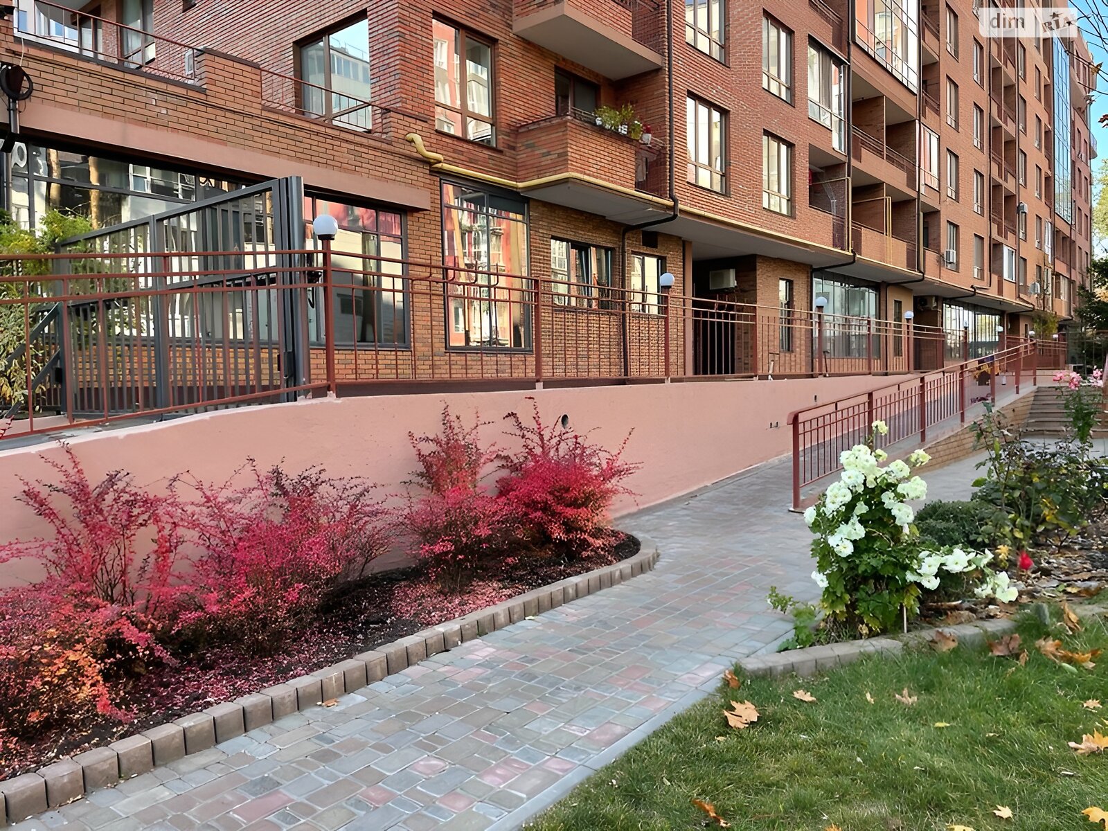 Продажа трехкомнатной квартиры в Ирпене, на ул. Василия Стуса 25Б, район Ирпень фото 1 Продажа трехкомнатной квартиры в Ирпене, на ул. Василия Стуса 25Б, район Ирпень фото 1