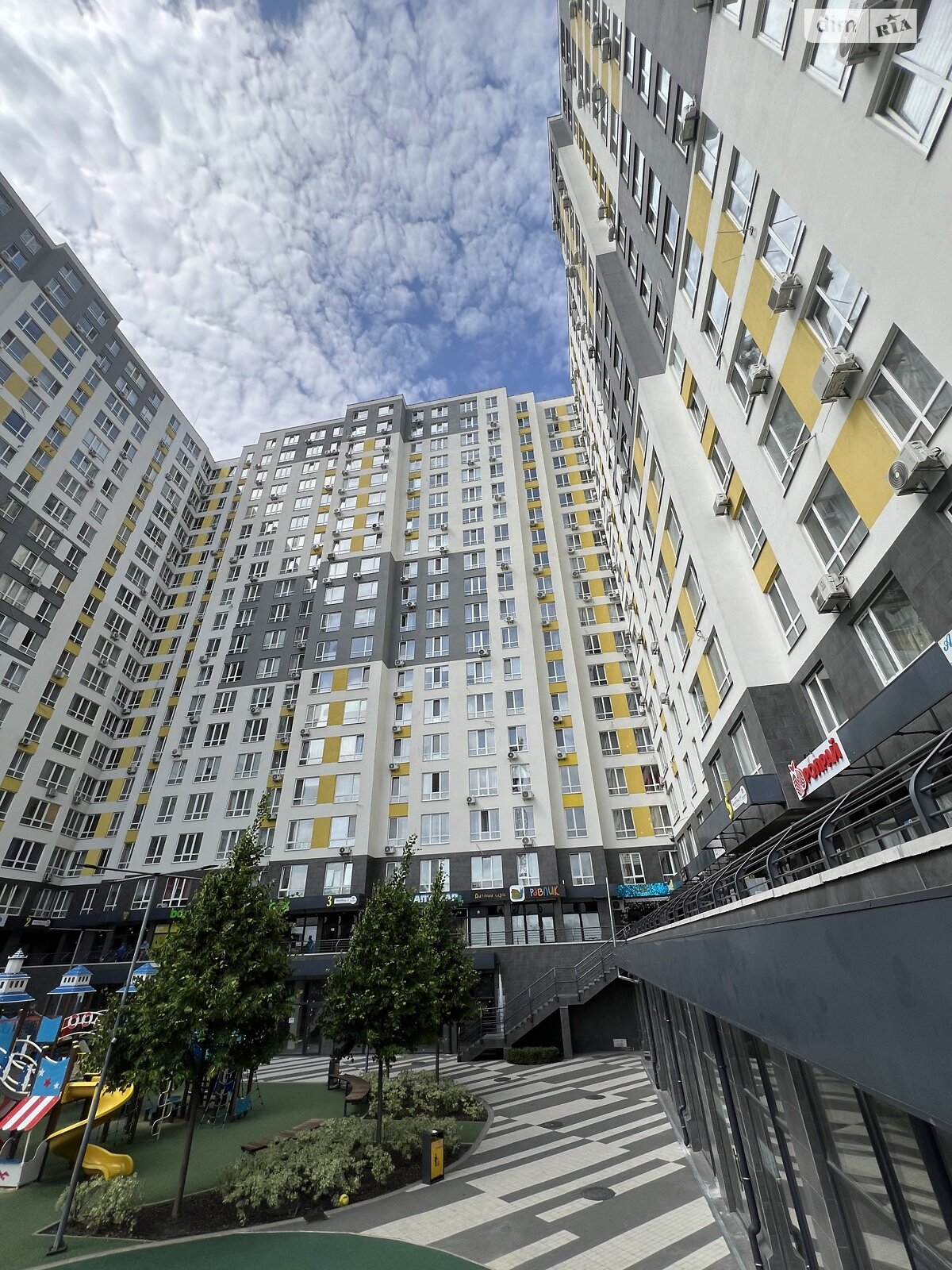 Продаж трикімнатної квартири в Ірпені, на вул. Університетська, фото 1 Продаж трикімнатної квартири в Ірпені, на вул. Університетська, фото 1