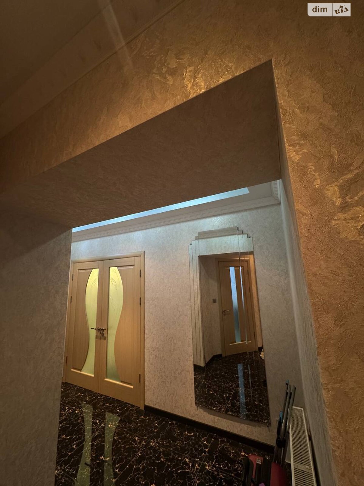 Продажа трехкомнатной квартиры в Ивано-Франковске, на ул. Коновальца Евгения, район Арсенал фото 1