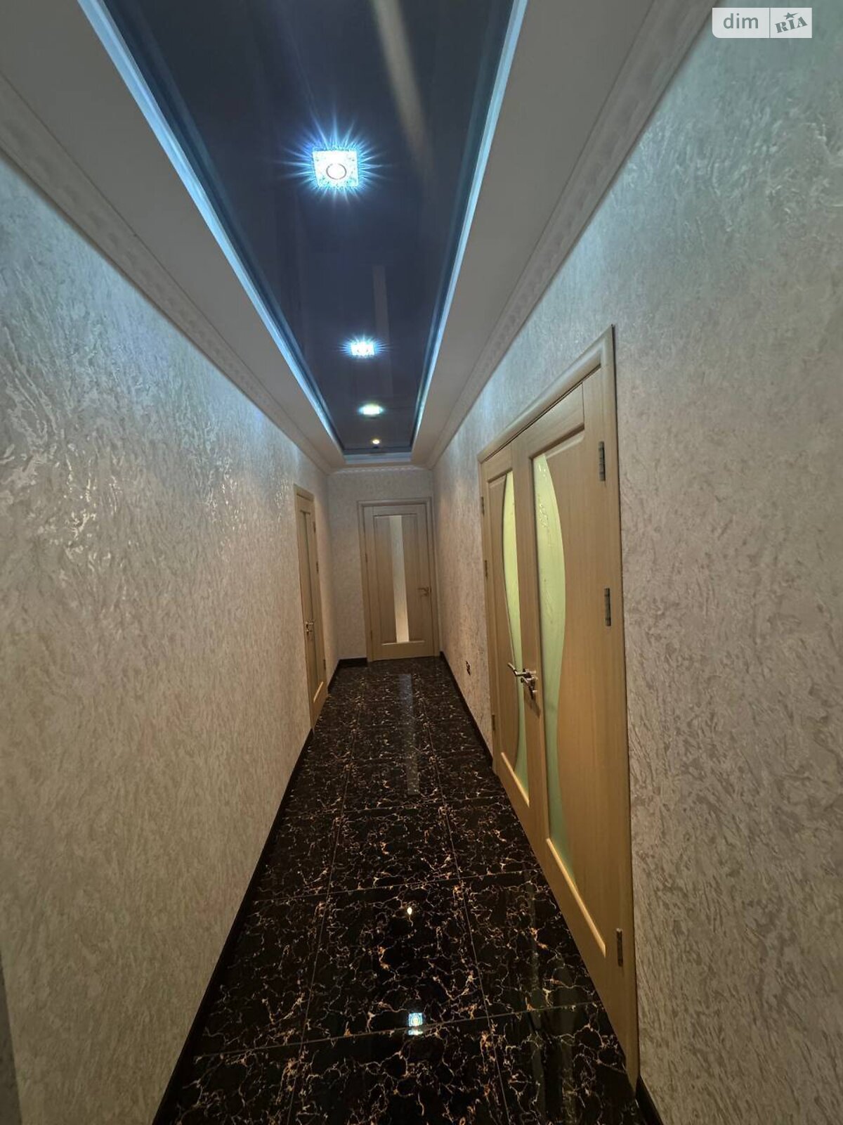 Продажа трехкомнатной квартиры в Ивано-Франковске, на ул. Коновальца Евгения, район Арсенал фото 1