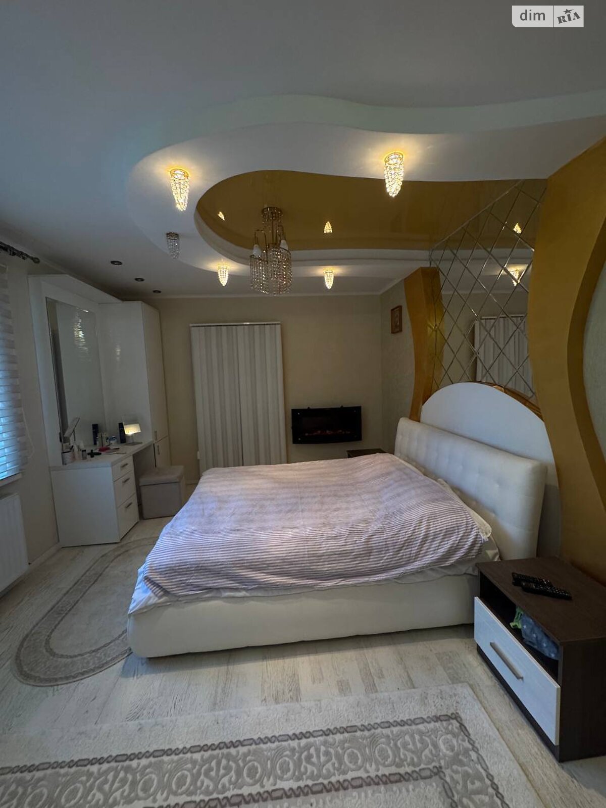 Продажа трехкомнатной квартиры в Ивано-Франковске, на ул. Коновальца Евгения, район Арсенал фото 1