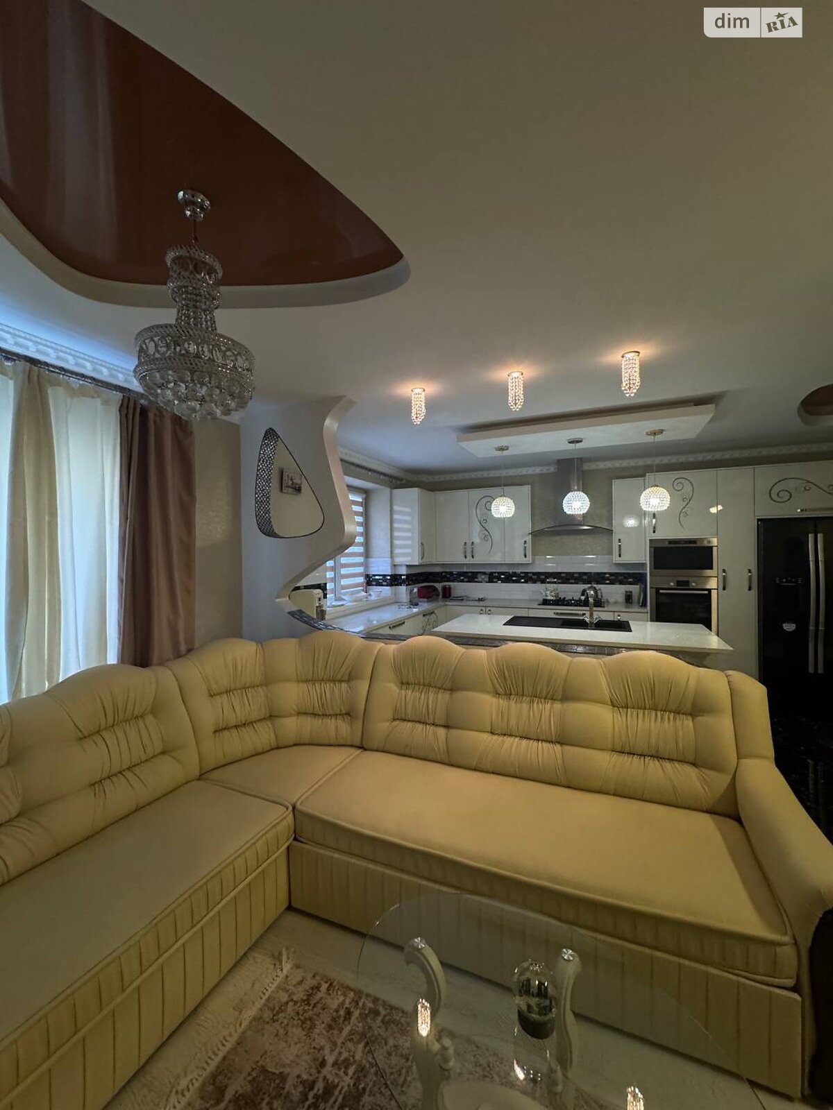 Продажа трехкомнатной квартиры в Ивано-Франковске, на ул. Коновальца Евгения, район Арсенал фото 1