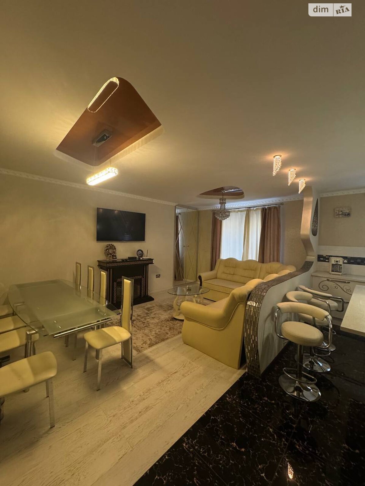 Продажа трехкомнатной квартиры в Ивано-Франковске, на ул. Коновальца Евгения, район Арсенал фото 1