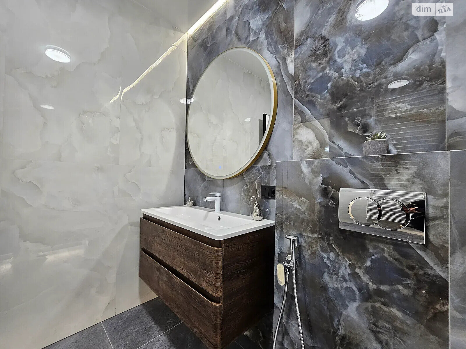 Продаж двокімнатної квартири в Івано-Франківську, на вул. Національної Гвардії 3В, район Арсенал фото 1 Продаж двокімнатної квартири в Івано-Франківську, на вул. Національної Гвардії 3В, район Арсенал фото 1