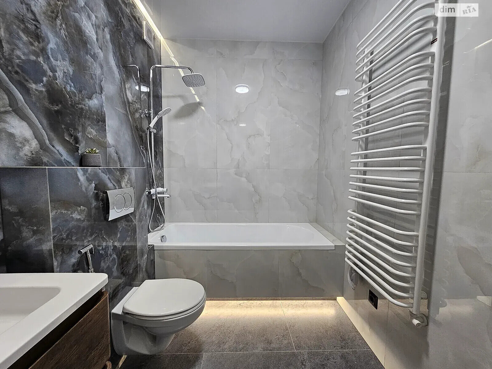 Продаж двокімнатної квартири в Івано-Франківську, на вул. Національної Гвардії 3В, район Арсенал фото 1 Продаж двокімнатної квартири в Івано-Франківську, на вул. Національної Гвардії 3В, район Арсенал фото 1