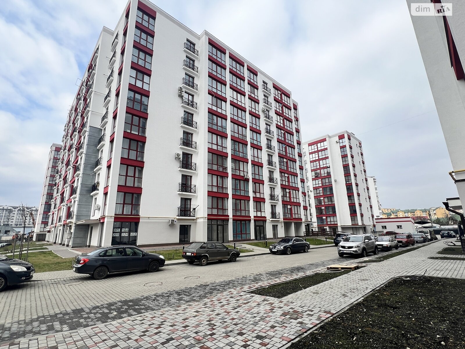 Продажа трехкомнатной квартиры в Ивано-Франковске, на ул. Бастионна, район Бам фото 1
