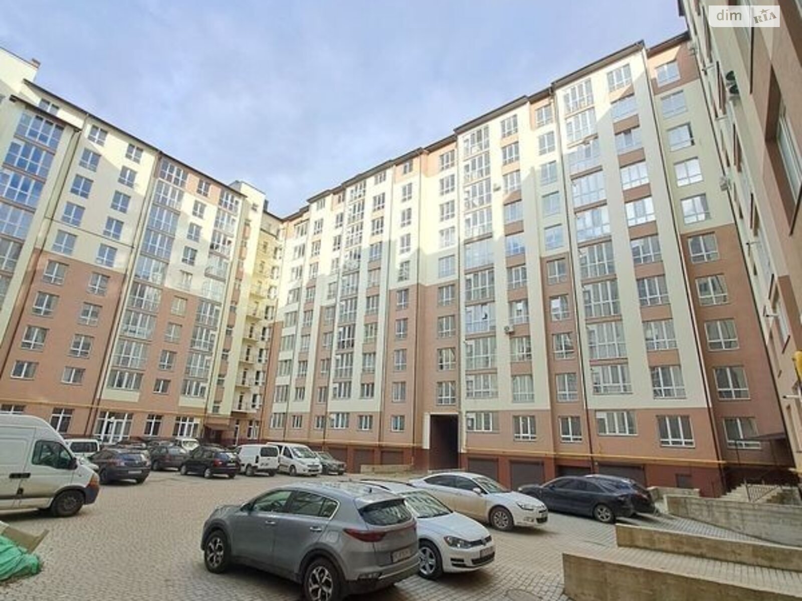 Продажа двухкомнатной квартиры в Ивано-Франковске, на ул. Вячеслава Черновола 155, район Бам фото 1