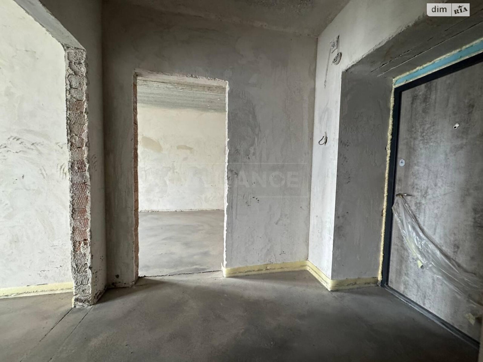 Продажа однокомнатной квартиры в Ивано-Франковске, на ул. Довженко А., район Бам фото 1 Продажа однокомнатной квартиры в Ивано-Франковске, на ул. Довженко А., район Бам фото 1