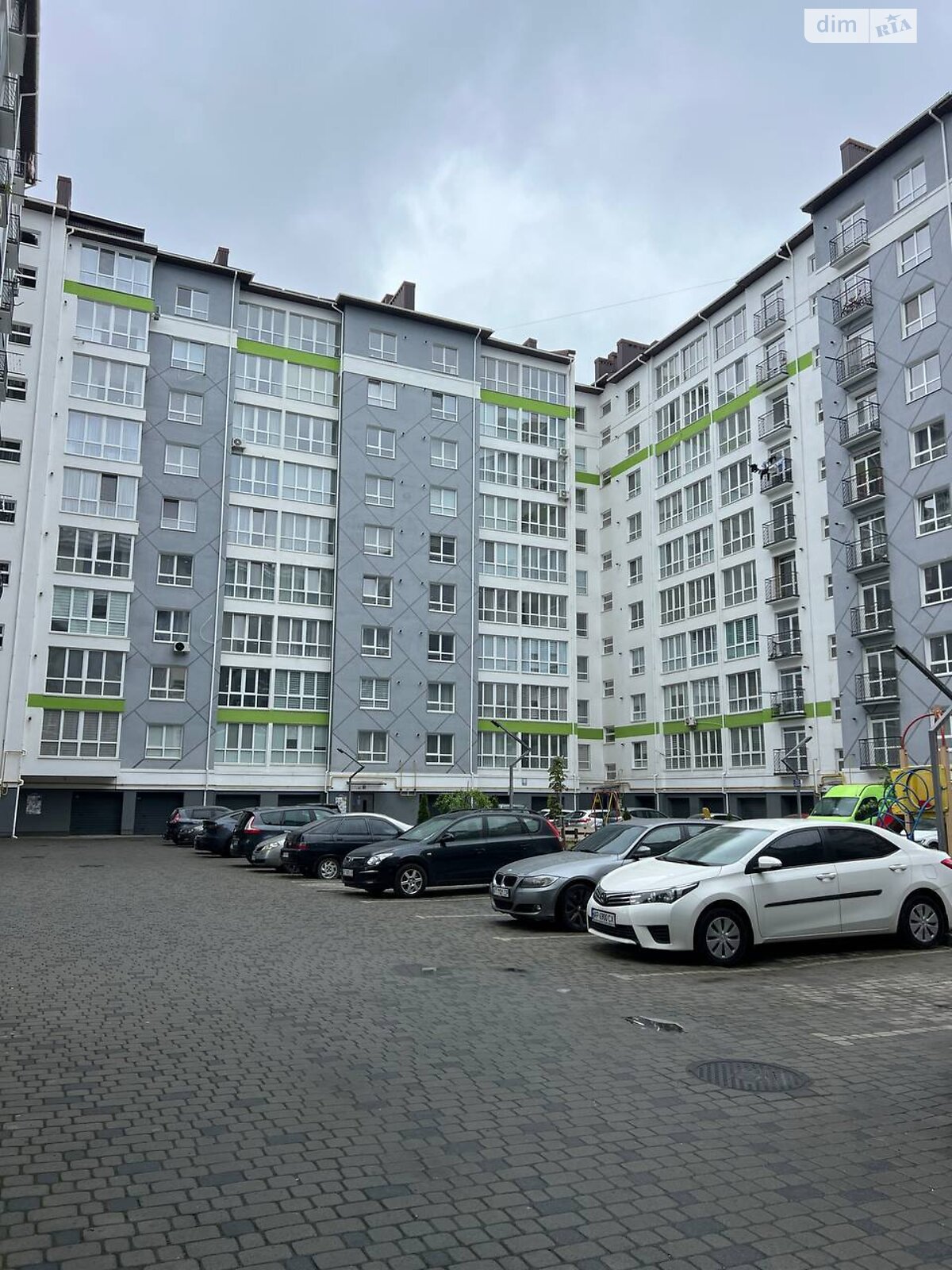 Продажа трехкомнатной квартиры в Ивано-Франковске, на ул. Довженко А. 35, кв. 14, район Бам фото 1 Продажа трехкомнатной квартиры в Ивано-Франковске, на ул. Довженко А. 35, кв. 14, район Бам фото 1