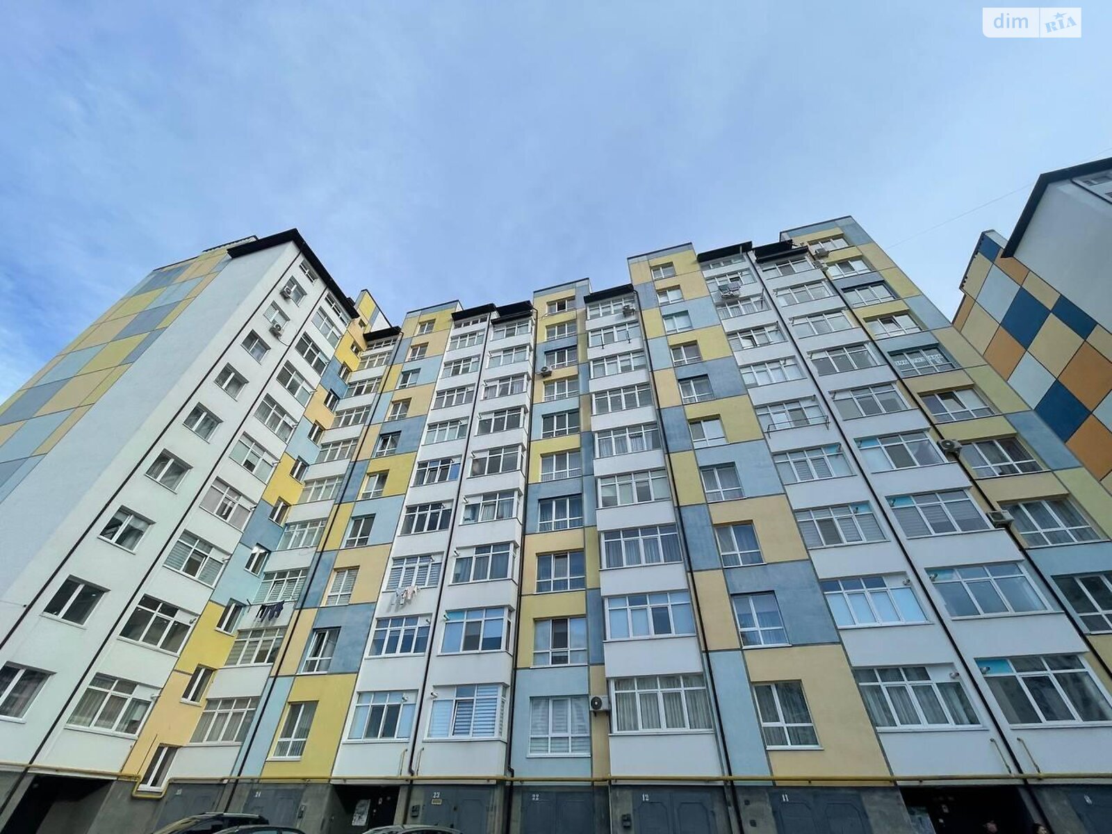 Продажа трехкомнатной квартиры в Ивано-Франковске, на ул. Довженко А., район Бам фото 1 Продажа трехкомнатной квартиры в Ивано-Франковске, на ул. Довженко А., район Бам фото 1