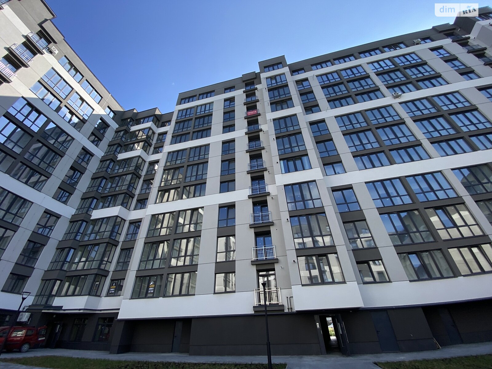 Продаж двокімнатної квартири в Івано-Франківську, на вул. Довженка О., район Бам фото 1 Продаж двокімнатної квартири в Івано-Франківську, на вул. Довженка О., район Бам фото 1