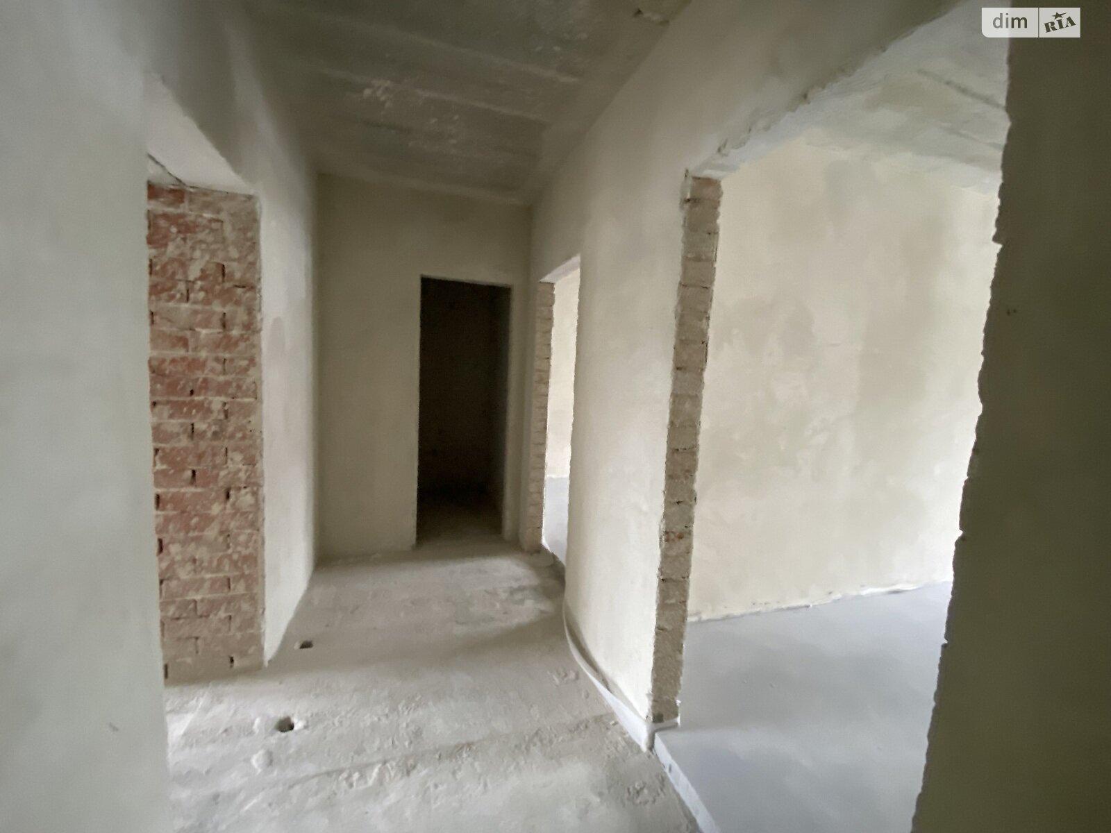 Продаж трикімнатної квартири в Івано-Франківську, на вул. Довженка О. 31, район Бам фото 1 Продаж трикімнатної квартири в Івано-Франківську, на вул. Довженка О. 31, район Бам фото 1