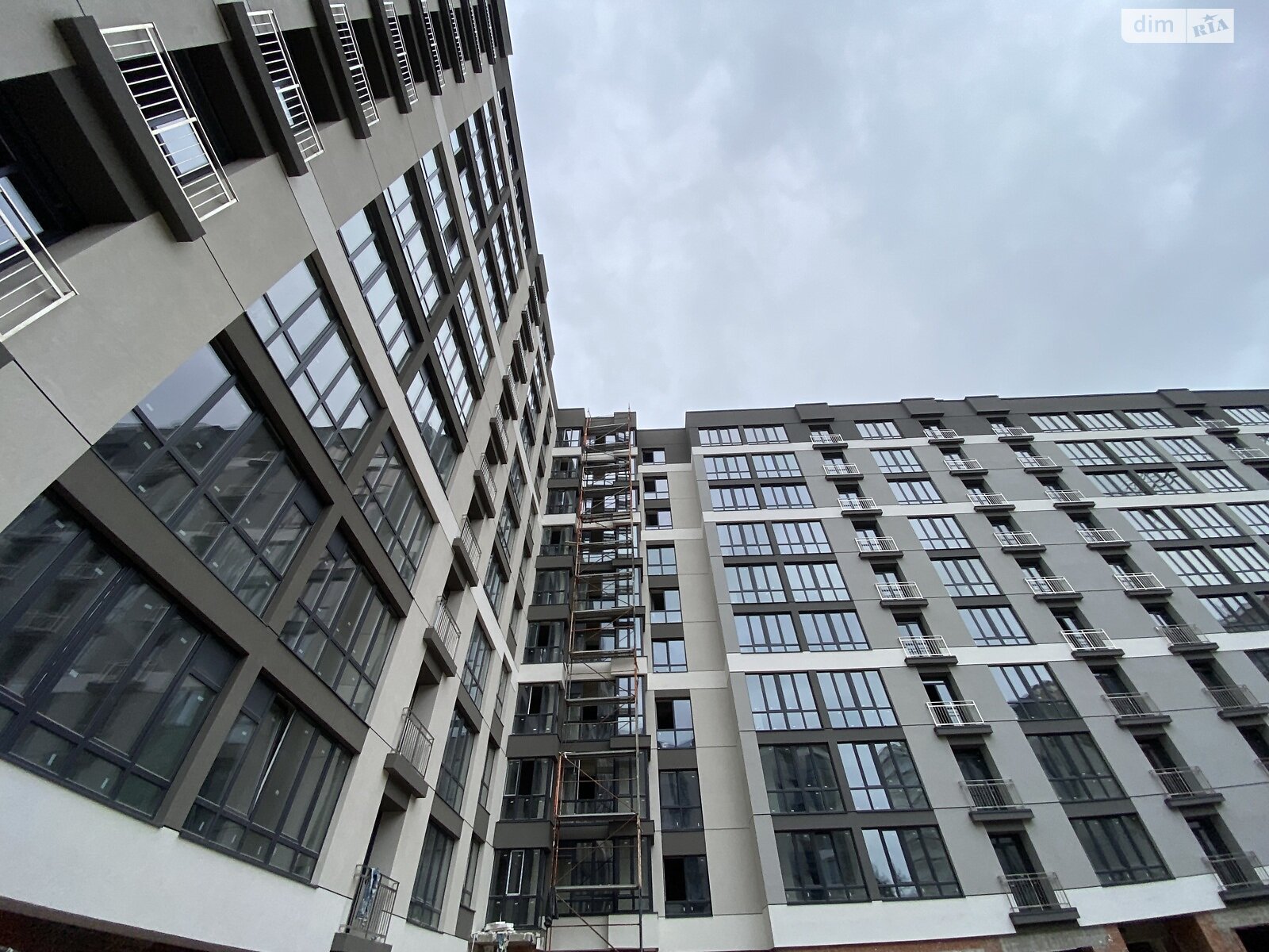 Продаж трикімнатної квартири в Івано-Франківську, на вул. Довженка О. 31В, район Бам фото 1 Продаж трикімнатної квартири в Івано-Франківську, на вул. Довженка О. 31В, район Бам фото 1