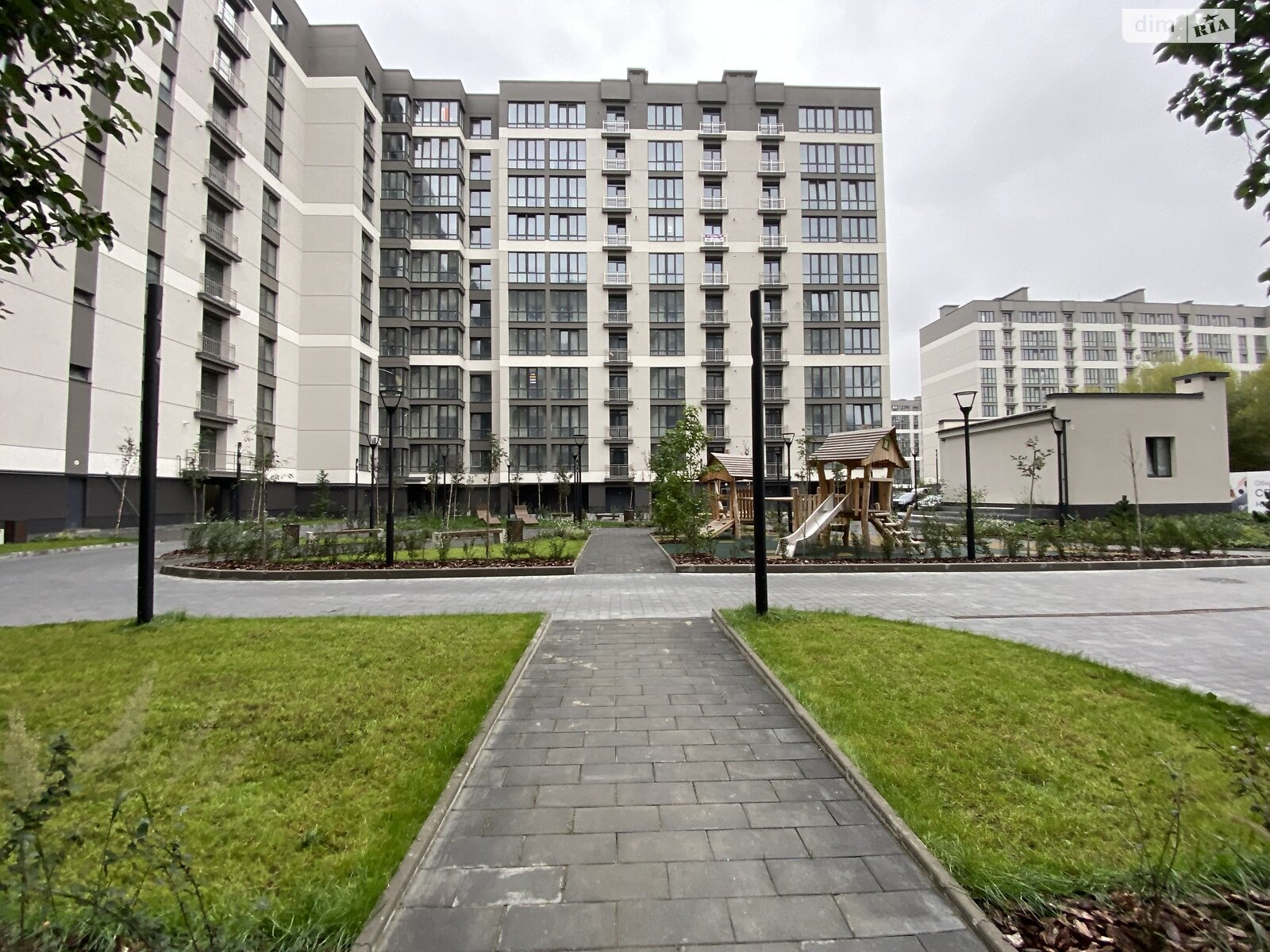 Продаж двокімнатної квартири в Івано-Франківську, на вул. Довженка О. 31, район Бам фото 1 Продаж двокімнатної квартири в Івано-Франківську, на вул. Довженка О. 31, район Бам фото 1