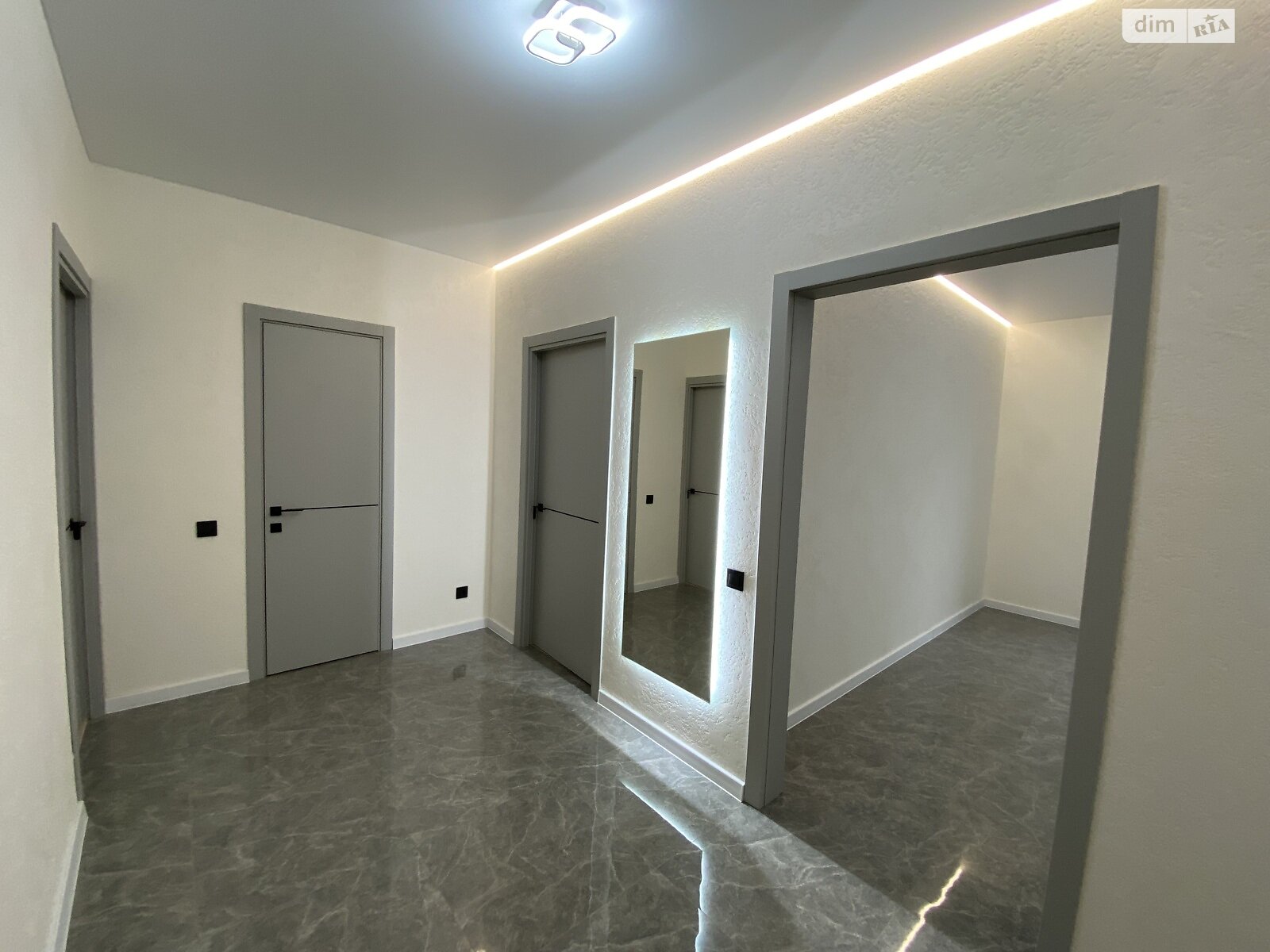 Продаж двокімнатної квартири в Івано-Франківську, на вул. Довженка О. 31, район Бам фото 1 Продаж двокімнатної квартири в Івано-Франківську, на вул. Довженка О. 31, район Бам фото 1