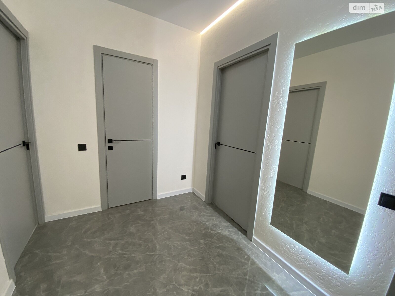 Продаж двокімнатної квартири в Івано-Франківську, на вул. Довженка О. 31, район Бам фото 1 Продаж двокімнатної квартири в Івано-Франківську, на вул. Довженка О. 31, район Бам фото 1