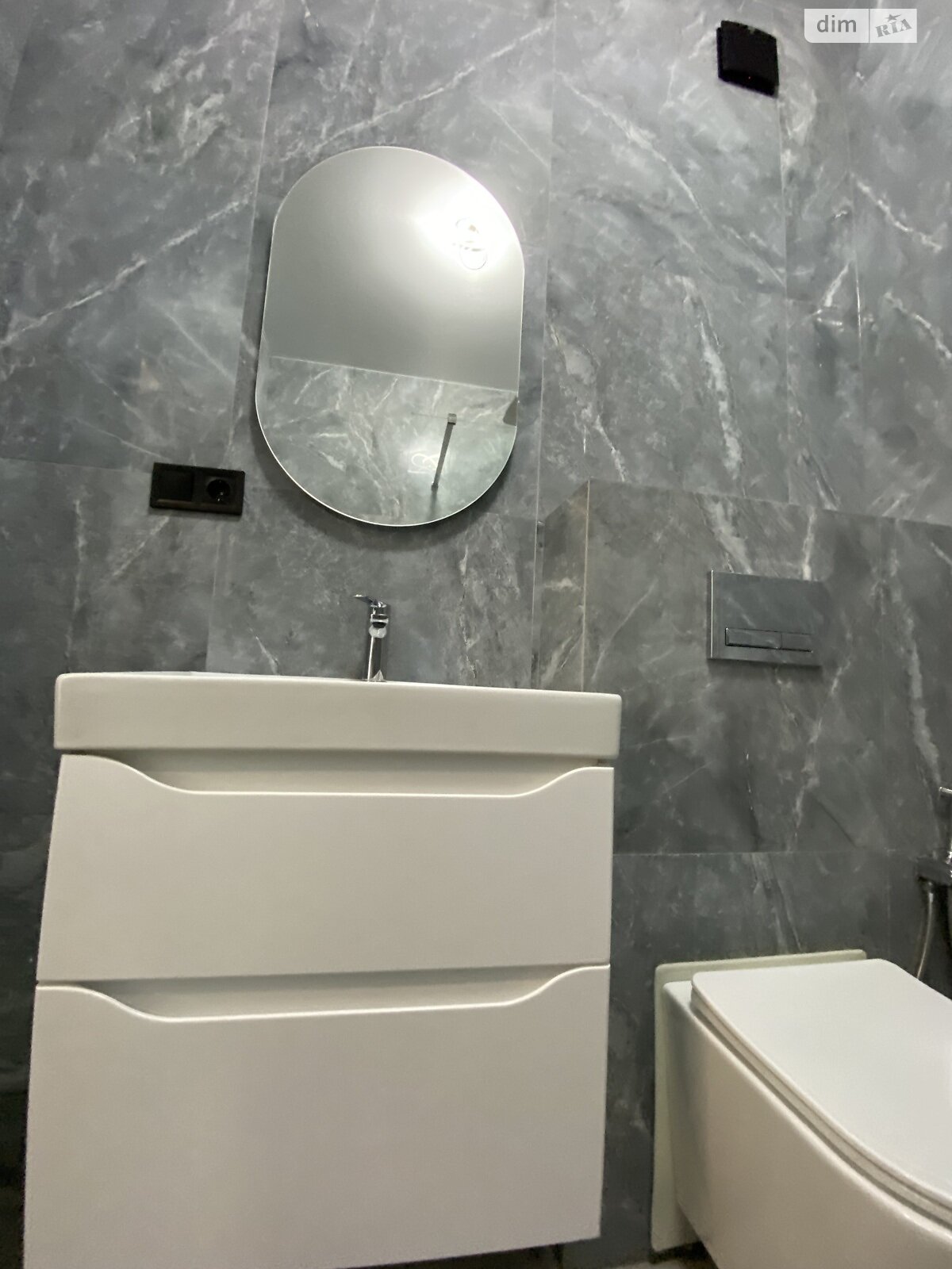 Продаж двокімнатної квартири в Івано-Франківську, на вул. Довженка О. 31, район Бам фото 1 Продаж двокімнатної квартири в Івано-Франківську, на вул. Довженка О. 31, район Бам фото 1