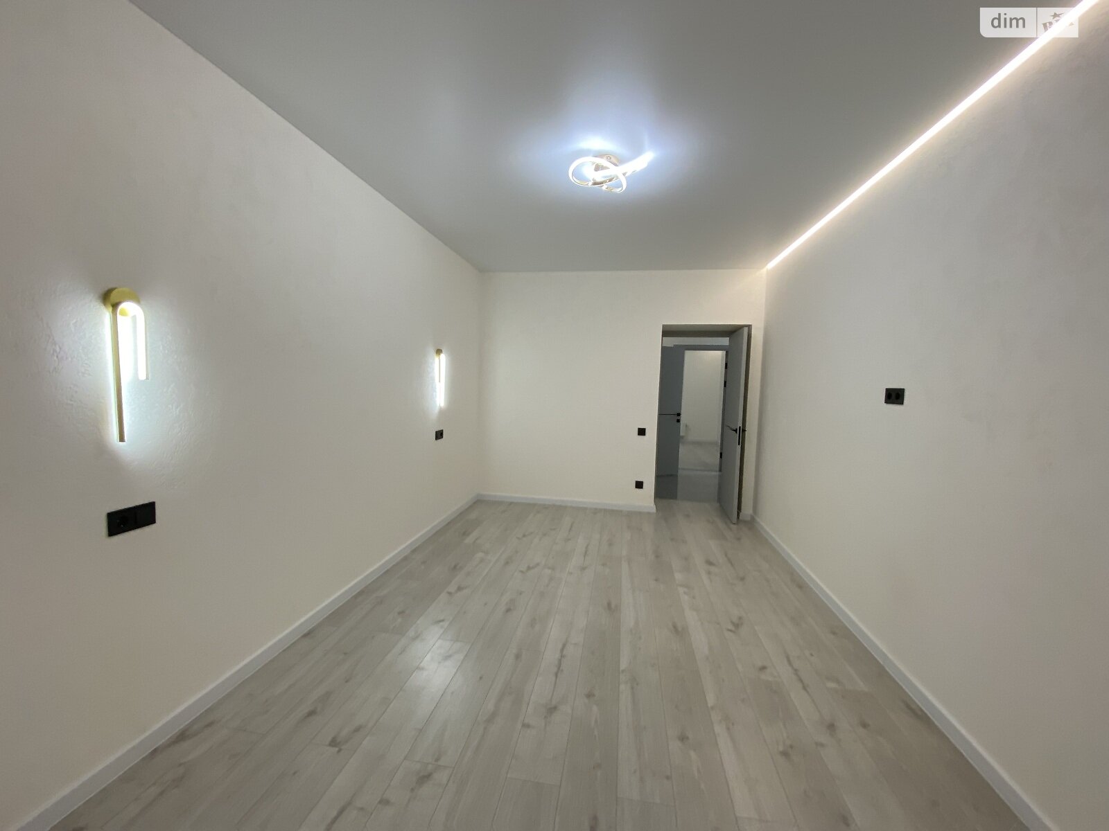 Продаж двокімнатної квартири в Івано-Франківську, на вул. Довженка О. 31, район Бам фото 1 Продаж двокімнатної квартири в Івано-Франківську, на вул. Довженка О. 31, район Бам фото 1