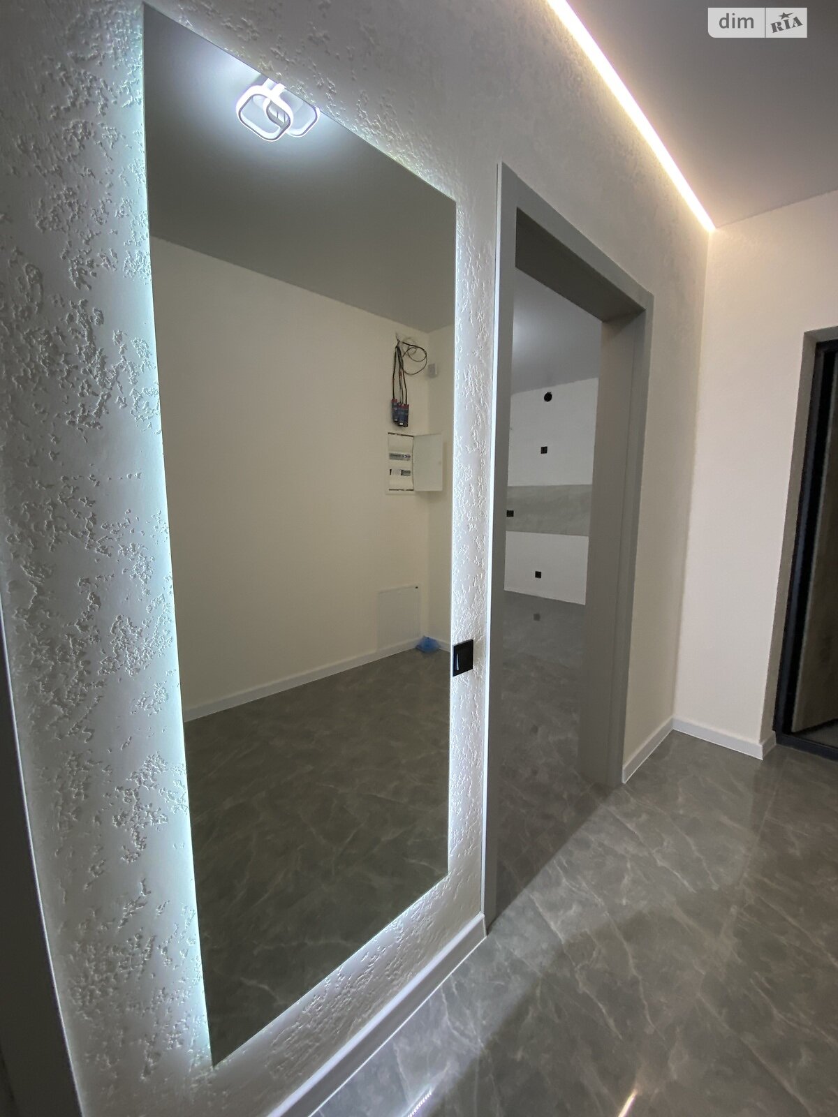 Продаж двокімнатної квартири в Івано-Франківську, на вул. Довженка О. 31, район Бам фото 1 Продаж двокімнатної квартири в Івано-Франківську, на вул. Довженка О. 31, район Бам фото 1