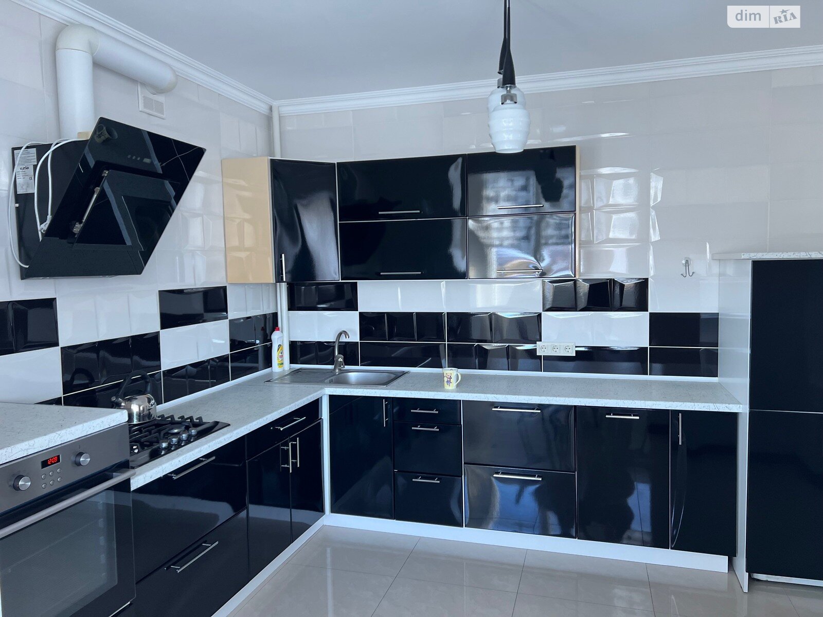 Продажа двухкомнатной квартиры в Ивано-Франковске, на ул. Довженко А. 51, район Бам фото 1 Продажа двухкомнатной квартиры в Ивано-Франковске, на ул. Довженко А. 51, район Бам фото 1