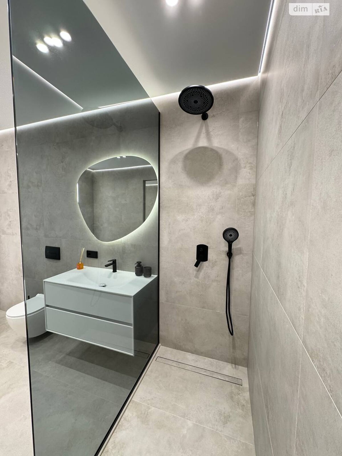 Продажа трехкомнатной квартиры в Ивано-Франковске, на ул. Приозерная, район Бам фото 1